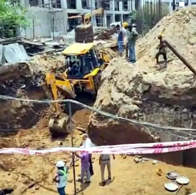 निर्माणाधीन रेलवे स्टेशन पर धंसी मिट्टी, दो महिलाओं की मौत