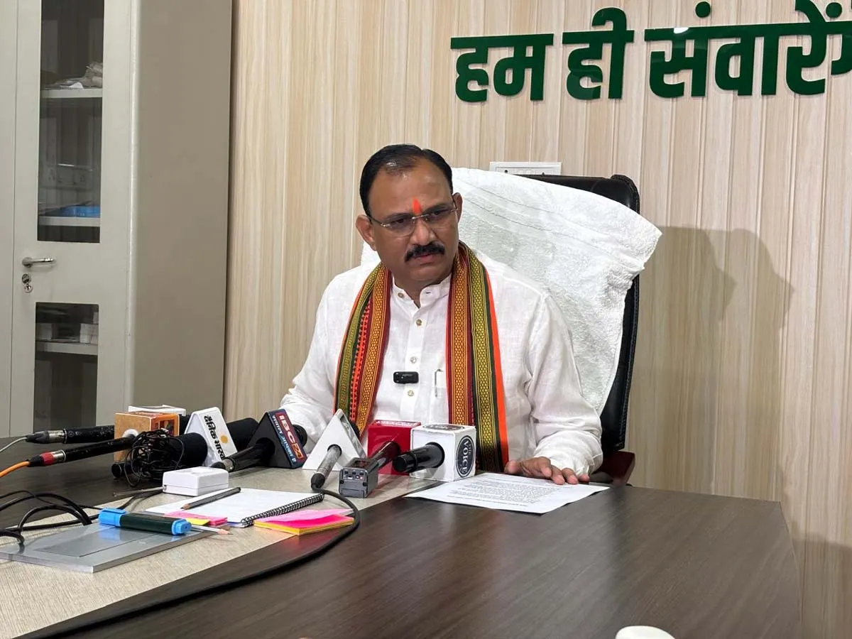 आयुष्मान योजना : सड़क हादसे में घायलाें काे मिलेगा डेढ़ लाख का निःशुल्क इलाज : स्वास्थ्य मंत्री जायसवाल