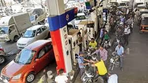 1 जुलाई से दिल्ली में बड़ा बदलाव: 10 साल पुरानी डीजल और 15 साल पुरानी पेट्रोल गाड़ियों को नहीं मिलेगा फ्यूल, हर पेट्रोल पंप पर हाईटेक निगरानी