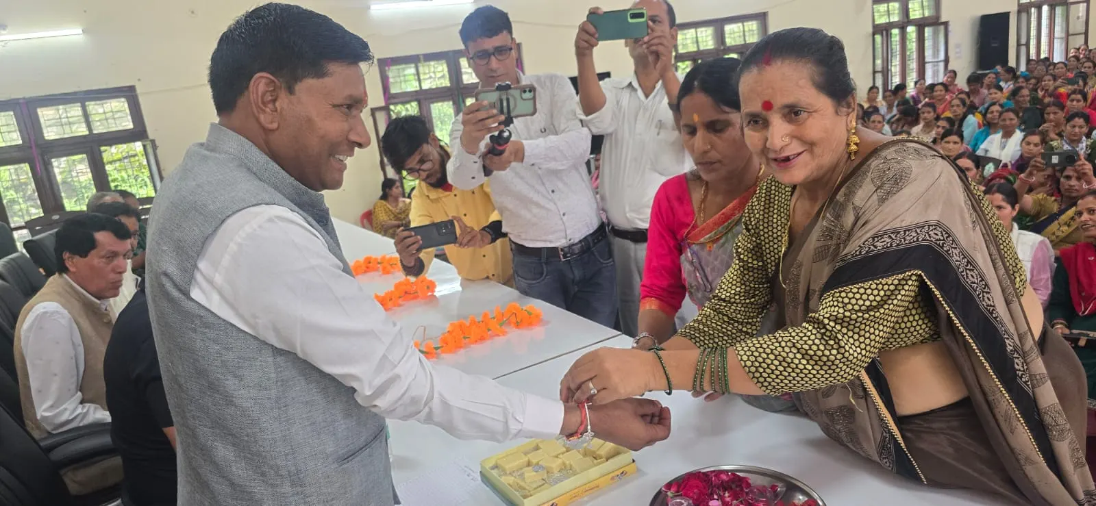 लखपति दीदी योजना से महिलाएं बन रहीं आर्थिक रूप से सशक्त: विधायक