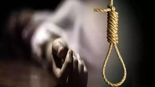 भोपाल : बीए की छात्रा ने फांसी लगाकर की आत्महत्या, पिता की मौत के बाद से डिप्रेशन में थी