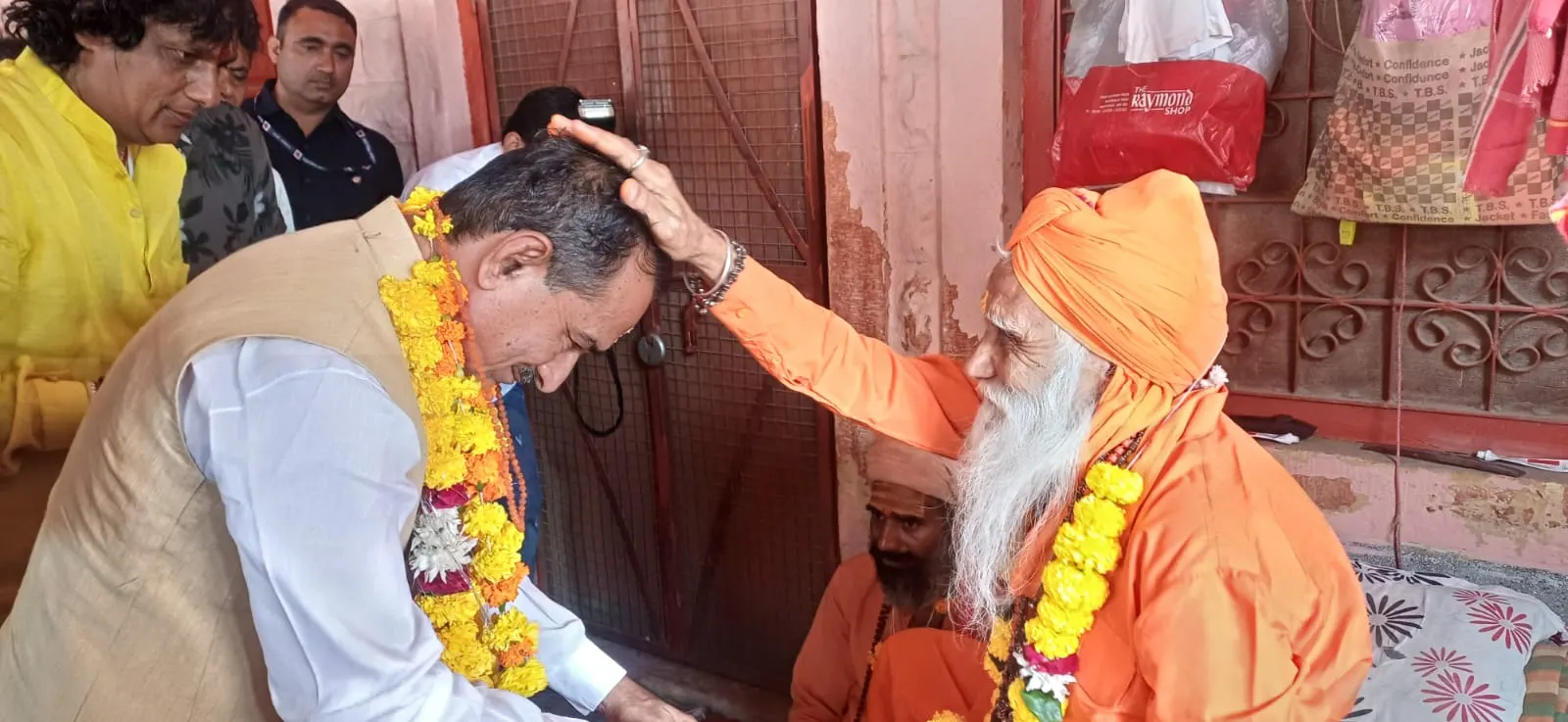 गुरु पूर्णिमा पर भाजपा प्रदेश अध्यक्ष मदन राठौड़ ने लिया साधु-संतों का आशीर्वाद, पाली व बालोतरा में हुए आध्यात्मिक कार्यक्रमों में हुए शामिल