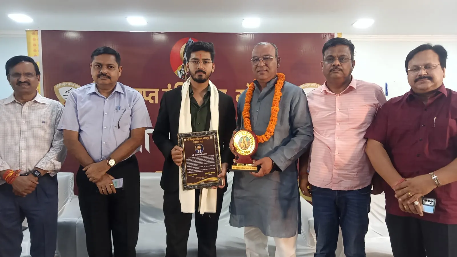 सफलता के लिए कठिन परिश्रम और आत्मविश्वास जरुरी : महापौर