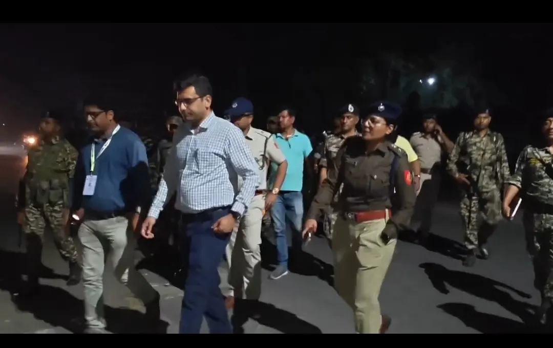 मतदाताओं में भरोसा बढ़ाने मैदान में उतरे डीएम और एसपी
