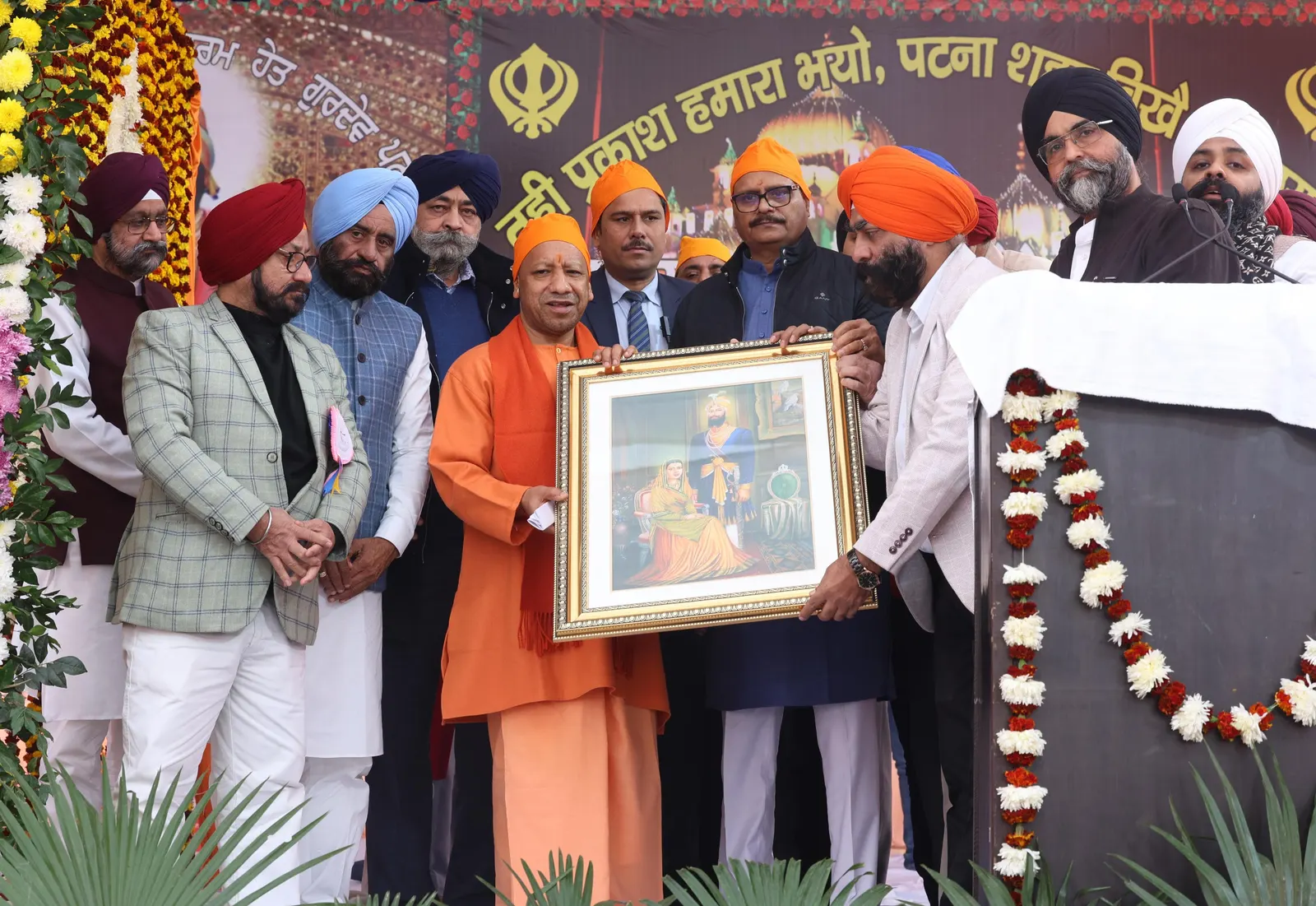 शहीद पिता के पुत्र और शहीद पुत्रों के पिता हैं गुरु गोबिंद सिंह महाराज : सीएम योगी