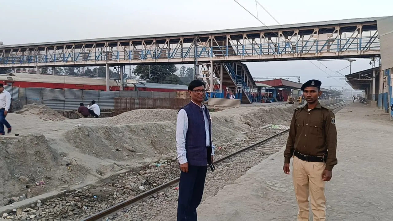 दिल्ली स्टेशन में भगदड़ के बाद किशनगंज रेलवे स्टेशन में भी बढ़ाई गई सुरक्षा