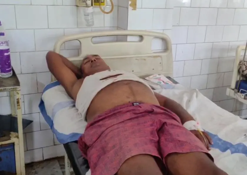 पीडीएस घोटाले का विरोध करने पर वार्ड सदस्य के पति पर चाकू से जानलेवा हमला