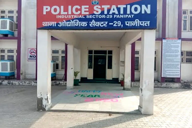 पानीपत: कपड़े के शोरुम में चोरी