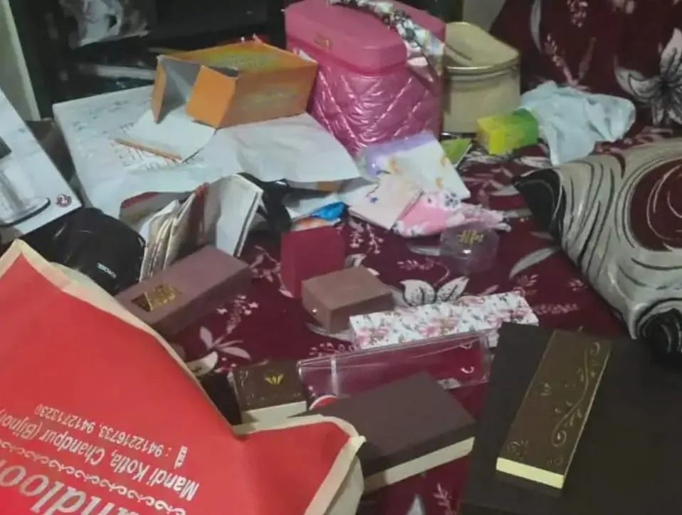 बिजनौर में एयर फोर्स जवान के घर 50 लाख की चोरी, चोरों ने माता-पिता काे कमरे में किया बंद