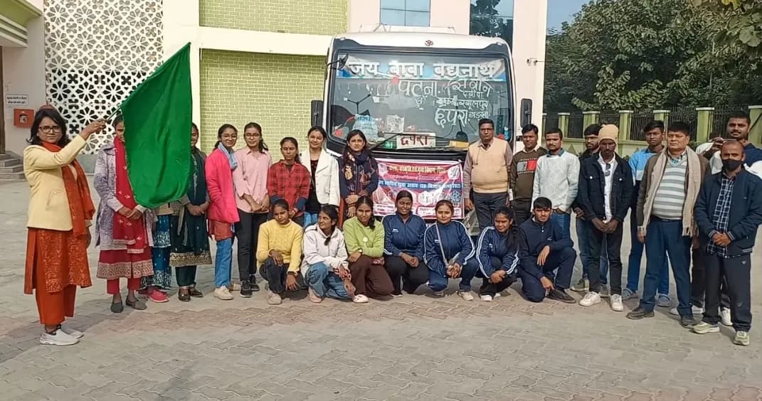 राज्य स्तरीय युवा उत्सव में सम्मिलित होने सारण की 24 सदस्यीय टीम रवाना