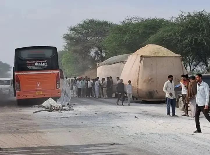 राजस्थान में मेगा हाईवे पर निजी बस–ट्रोला की आमने-सामने टक्कर, पांच यात्रियों की मौत