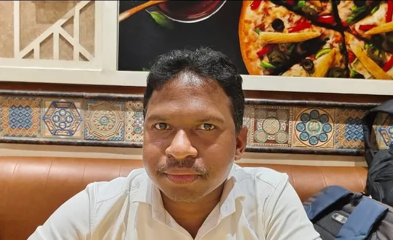 गांव की हालत ने बनाया अर्थशास्त्री,आदिवासी हो समाज के एक मात्र है प्रोफेसर