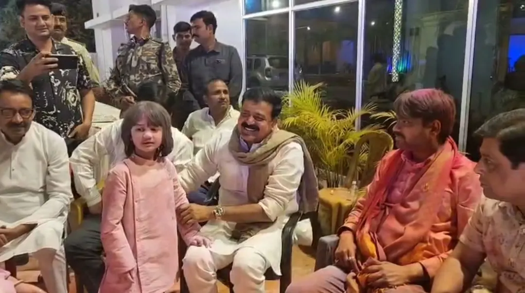 बिहार के मंत्री जमा खां पहुंचे धनबाद, नवनिर्वाचित मेयर संजीव सिंह को दी बधाई