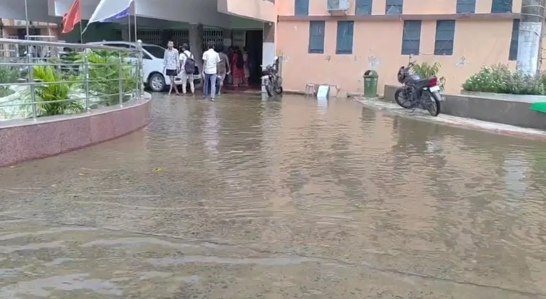 भागलपुर इंजीनियरिंग कॉलेज में घुसा बाढ़ का पानी, हॉस्टल में 10 फीट तक जलभराव; छात्रों की ऑनलाइन पढ़ाई शुरू