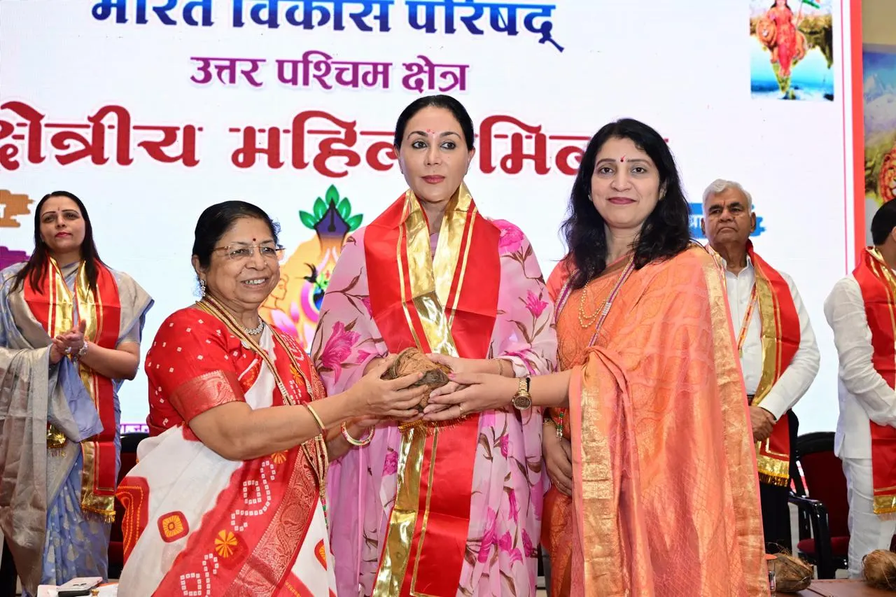 निर्मायिनी में उपमुख्यमंत्री ने दिया महिला सशक्तीकरण का संदेश