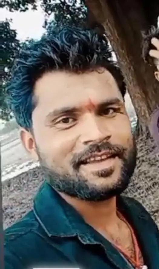 दमोह- भीषण सड़क हादसा, मोटरसाइकिल में आग, चालक की दर्दनाक मौत