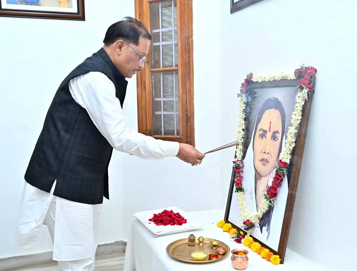 मुख्यमंत्री साय ने छत्तीसगढ़ की पहली महिला सांसद मिनीमाता की पुण्यतिथि पर किया नमन