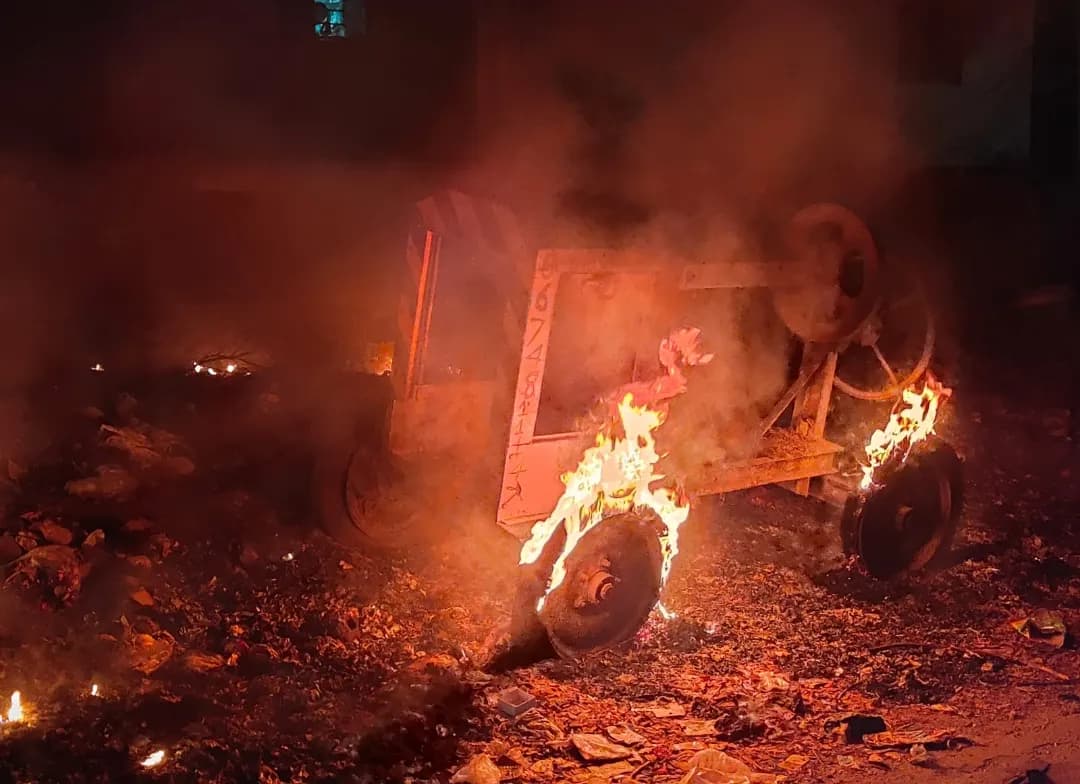 न्यू कॉलोनी टुंगरी में लगी आग, मची अफरा-तफरी