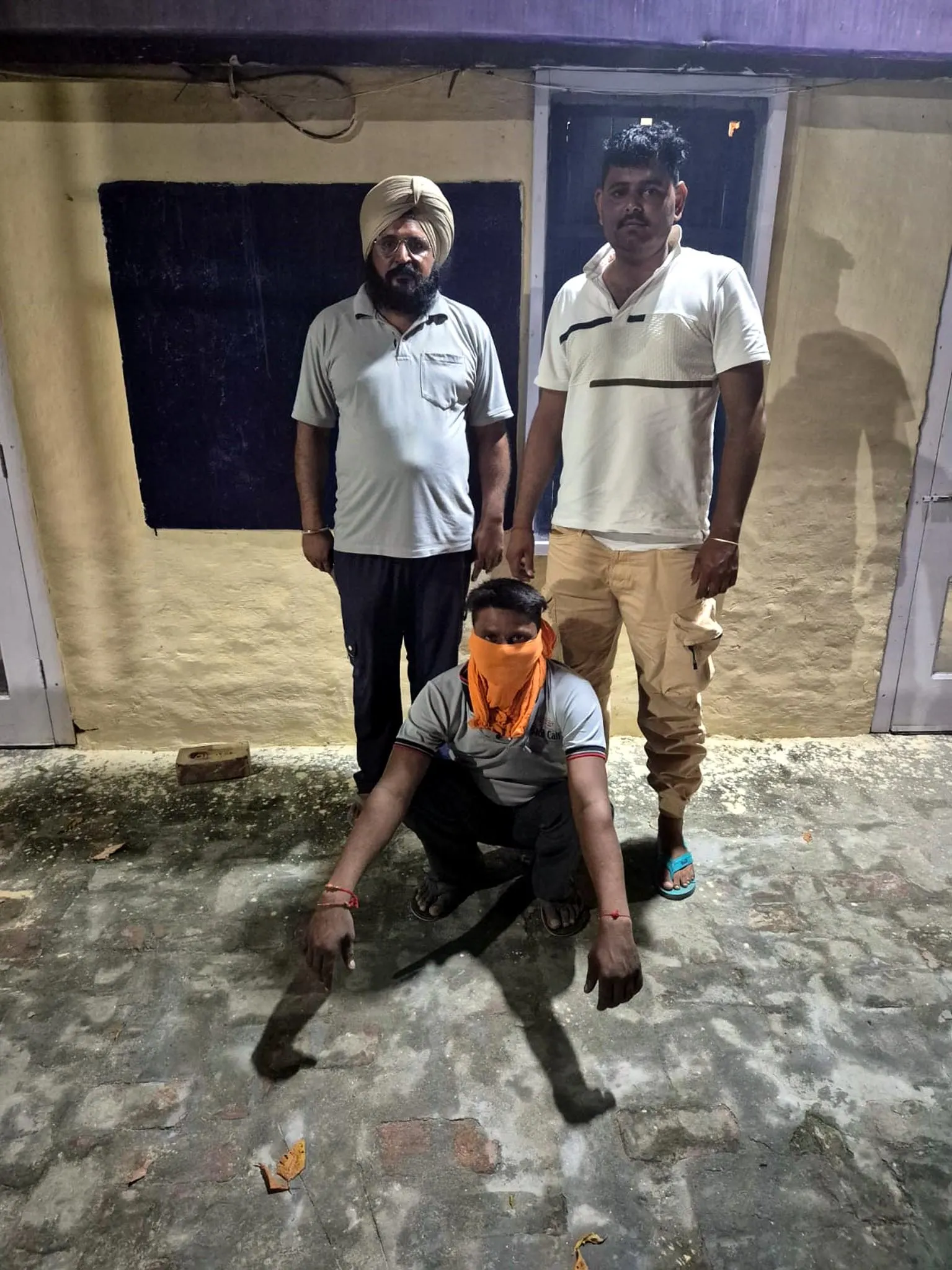 फतेहाबाद: रोक के बावजूद नहर में नहाते युवक को पुलिस ने दबोचा, हुई कार्रवाई