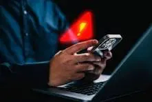 शातिर ने खुद को पुलिस ऑफिसर बताया : परीक्षा में नकल करने पर फंसने का झांसा देकर महिला से 2.29 लाख का फ्रॉड