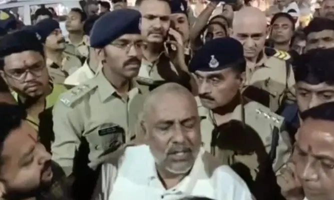 जबलपुर : पुलिस द्वारा भाजपा के वरिष्ठ नेता, पूर्व महापौर के साथ मारपीट के बाद बवाल