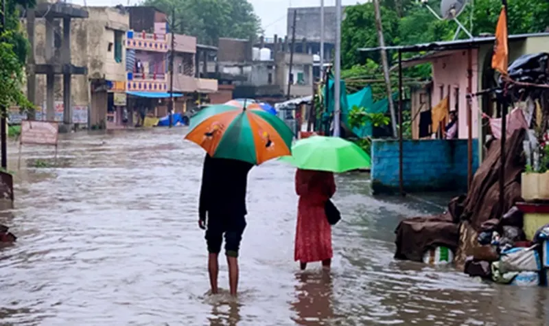 मध्य प्रदेश में बारिश का जोर, स्ट्रॉन्ग सिस्टम के चलते बिगड़े हालात; 4 जिलों में स्कूल बंद