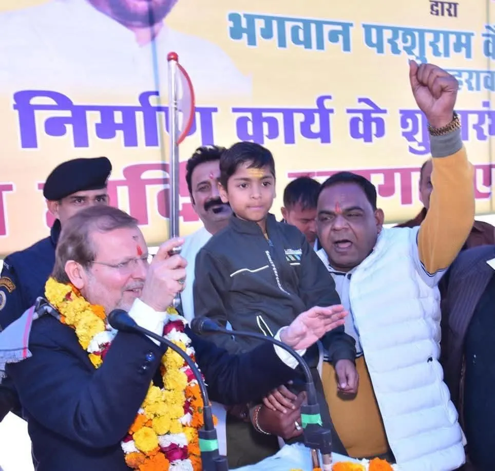 रोहतक में कैबिनेट मंत्री की मौजूदगी में भिड़े कार्यकर्ता,पुलिस ने संभाला