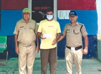 मेडिकल स्टोर की आड़ में चल रहा था नशे का कारोबार, तस्कर गिरफ्तार