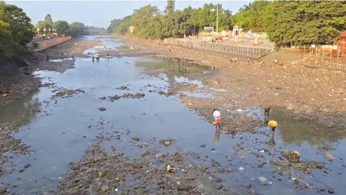 सफाई के लिए गंगनहर को किया गया बंद