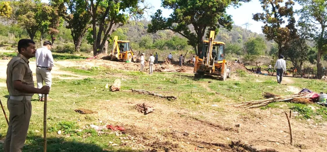 बीएचईएल क्षेत्र में चला बुलडोजर