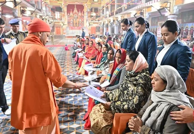 मुख्यमंत्री ने पीड़ितों को न्याय का भरोसा दिलाया