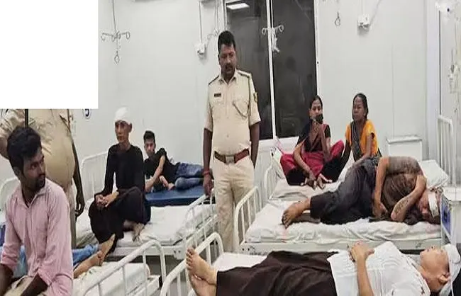 जहानाबाद में बौद्ध भिक्षुओं की बस को हाइवा ने मारी टक्कर, आठ घायल, तीन रेफर