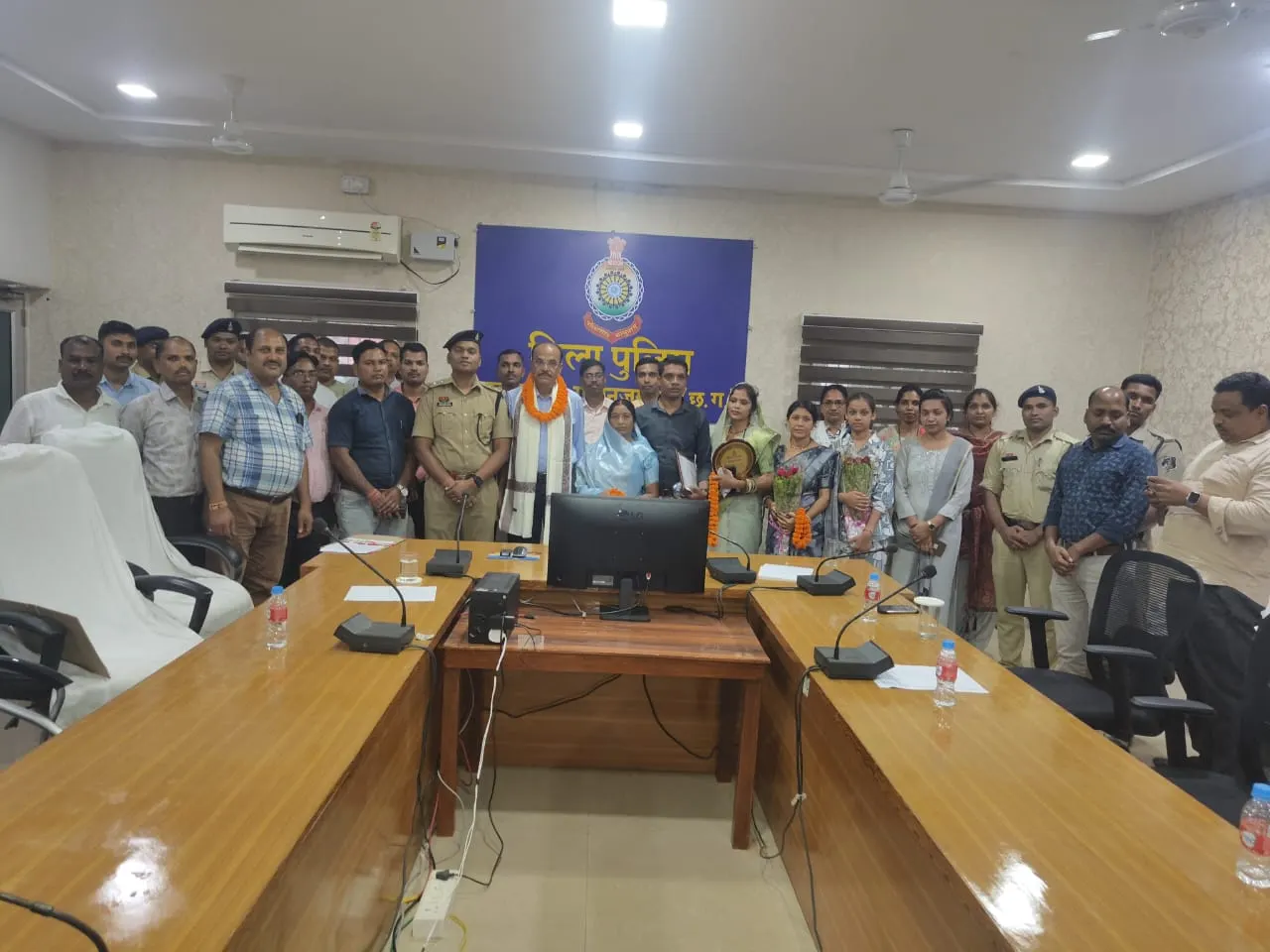बलरामपुर : सेवानिवृत्ति पर समारोह में उपनिरीक्षक को दी गई विदाई