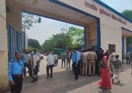 सागर के बुंदेलखंड मेडिकल कॉलेज में प्रसूता की मौत पर हंगामा, परिजनों ने लापरवाही का आरोप लगाया