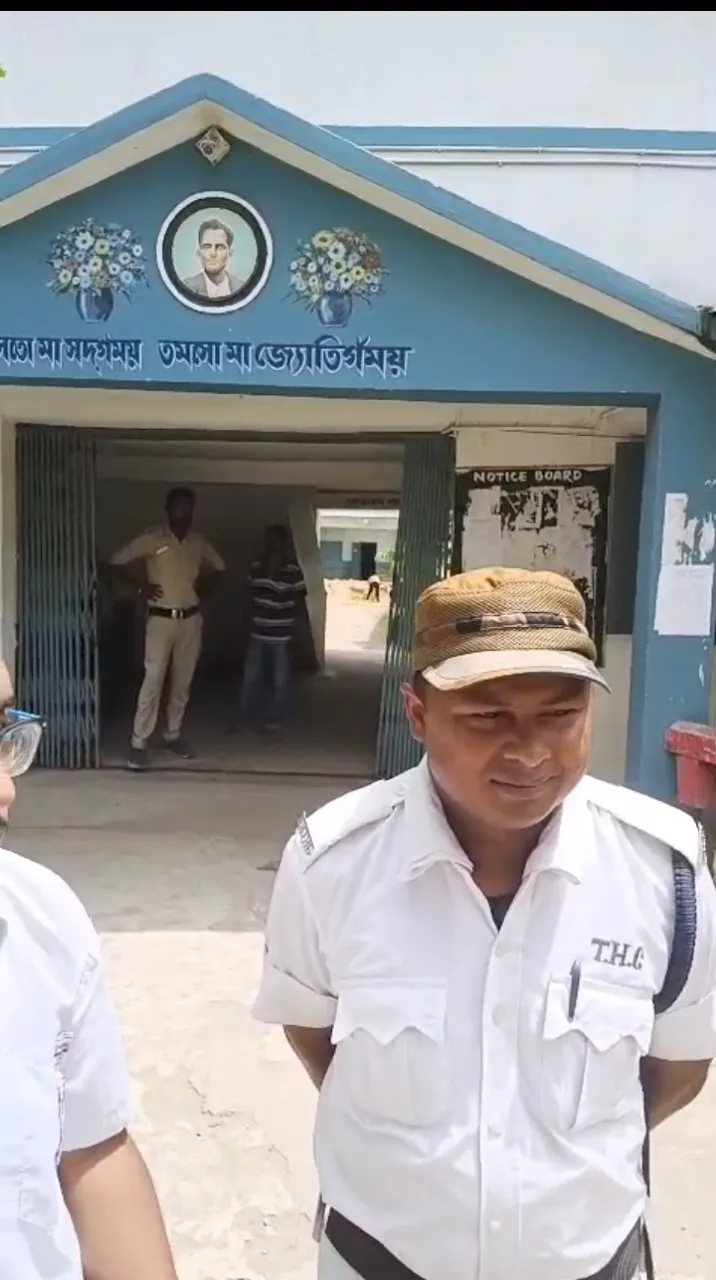 पुलिसकर्मी की मदद से परीक्षा में शामिल हो सका छात्र