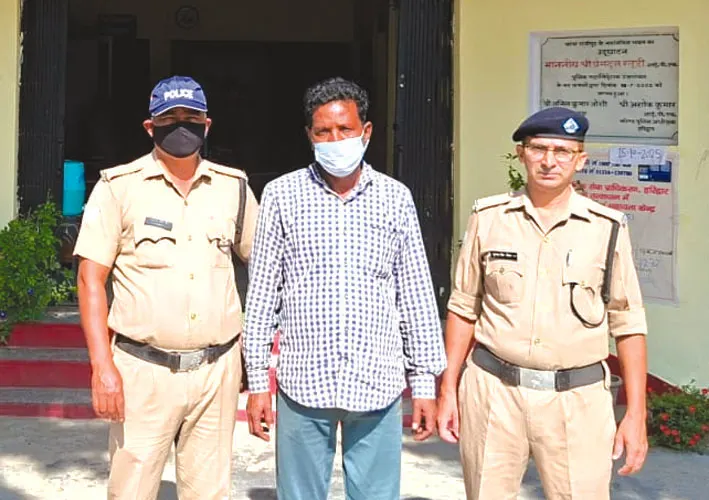 तीन साल से फरार आरोपित को किया गिरफ्तार