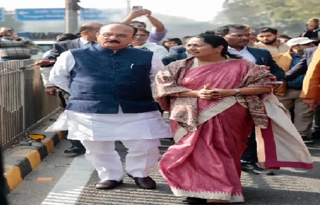 रेखा गुप्ता ने की मिस्ट स्प्रे सिस्टम की शुरुआत, कहा- प्रदूषण नियंत्रण सरकार की सर्वोच्च प्राथमिकता