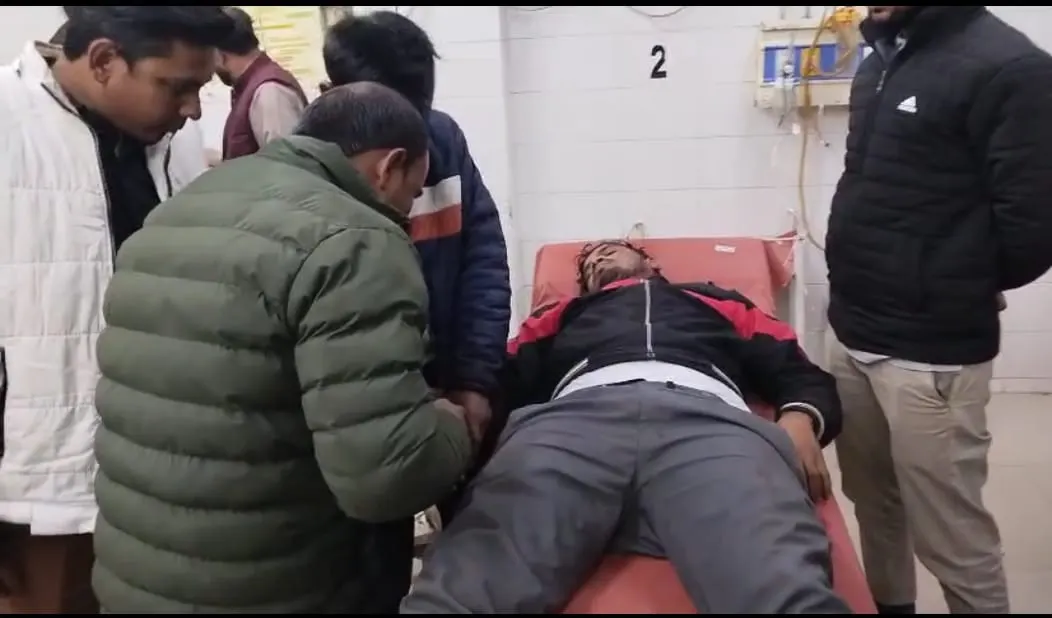 तेज रफ्तार कार के टक्कर में बाइक सवार की मौत, दूसरा घायल