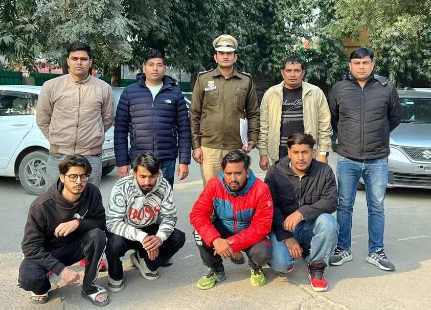 फरीदाबाद : फर्जी कॉलसेंटर का भंडाफोड, दो कॉलर सहित चार गिरफ्तार