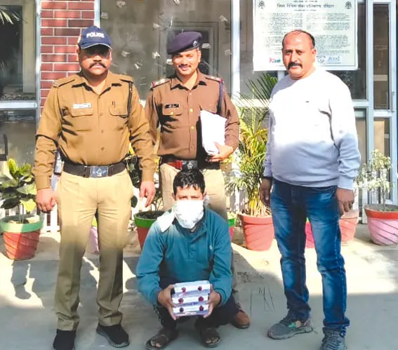 बंद घरों को निशाना बनाने वाला गिरफ्तार, 15 लाख से अधिक के जेवरात बरामद