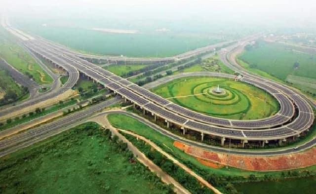 दिल्ली-मुंबई एक्सप्रेसवे 2026 तक पूरा बनकर हो जाएगा तैयारः हर्ष मल्होत्रा
