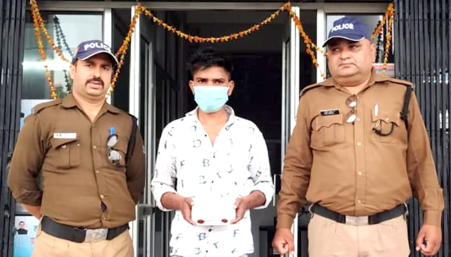 छह लाख की स्मैक के साथ तस्कर गिरफ्तार