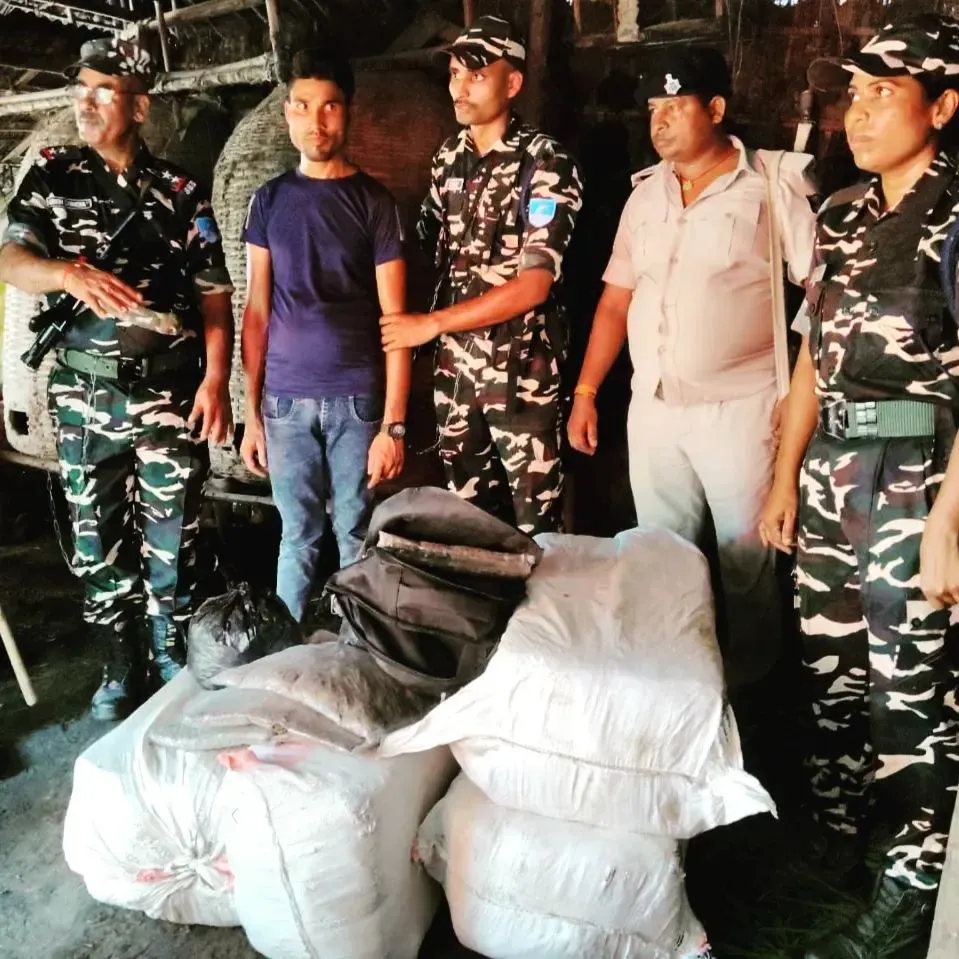 घुरना पुलिस और एसएसबी के संयुक्त अभियान में 118 किलो तस्करी का गांजा जब्त,एक गिरफ्तार