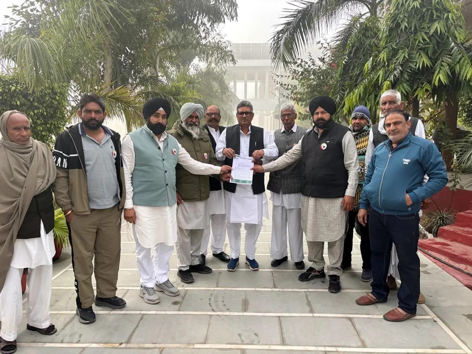 विधायक बलवान सिंह से मिला किसान मजदूर संघर्ष मोर्चा का प्रतिनिधिमंडल