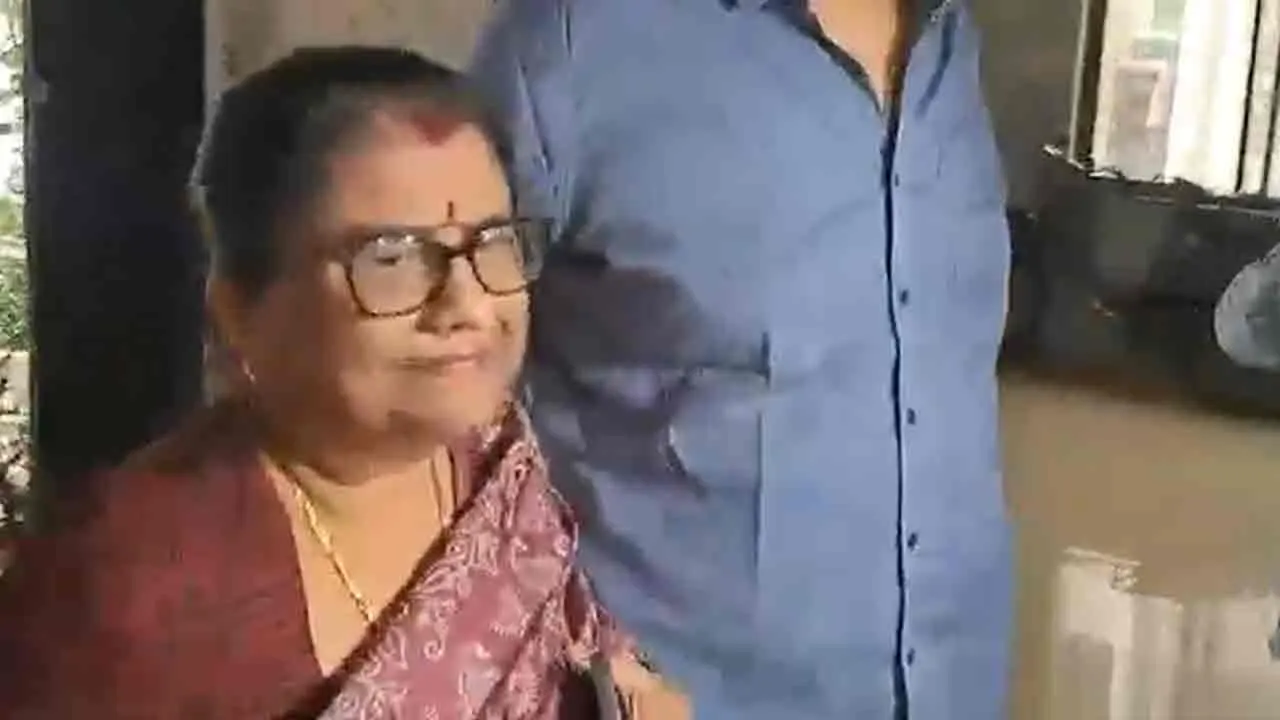 नगरपालिका भर्ती घोटाला: ईडी के समन पर पेश हुईं अर्चना मित्र
