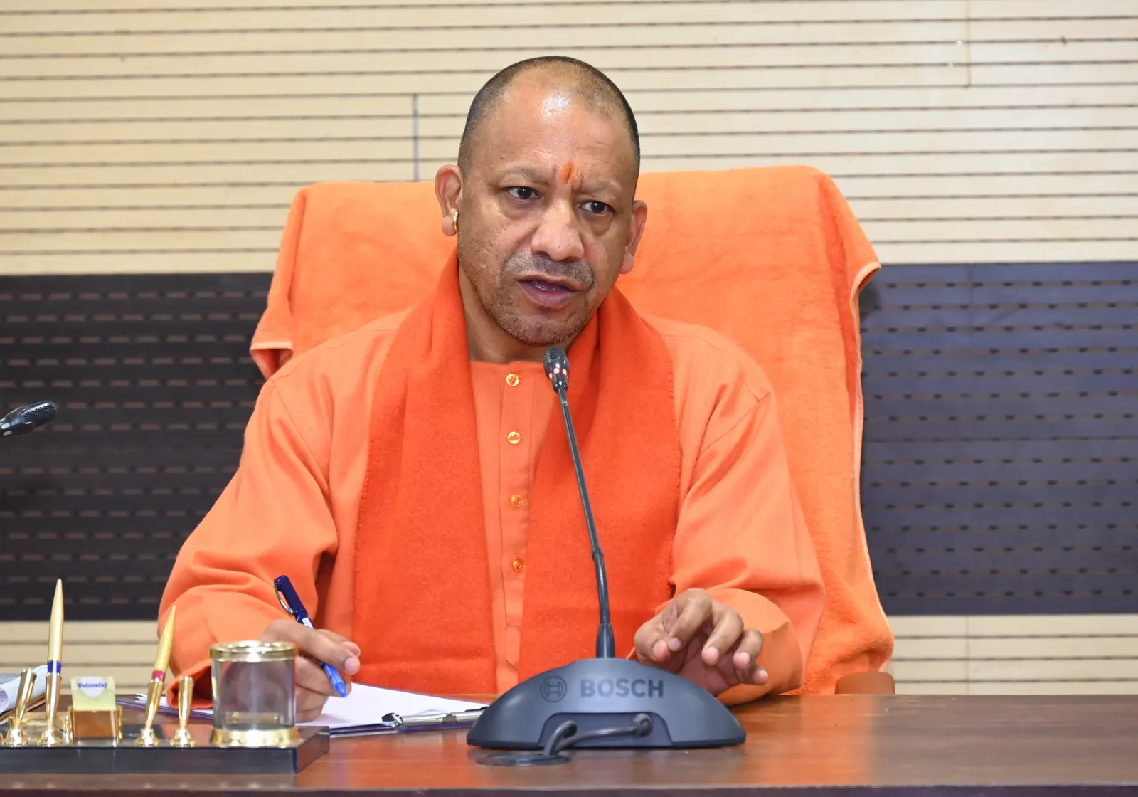काशी के अंदर बने 28 से अधिक रैन बसेरों में लोगों को मिल रहा सहारा : योगी आदित्यनाथ