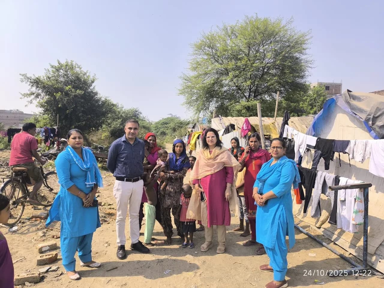 गुरुग्राम: स्लम एरिया में स्वास्थ्य सेवाओं के सुधार को सीएमओ टीम ने किया निरीक्षण