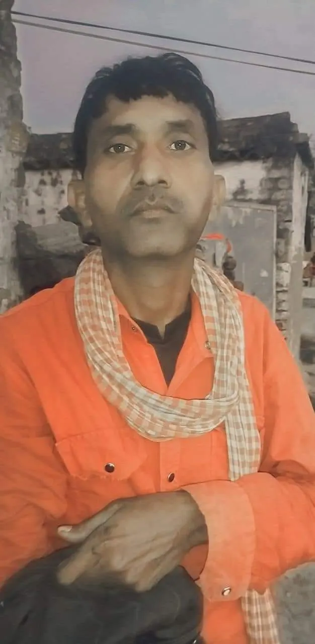 सड़क पार करने के दौरान अज्ञात वाहन की चपेट में आने से स्कूल बस चालक की मौत
