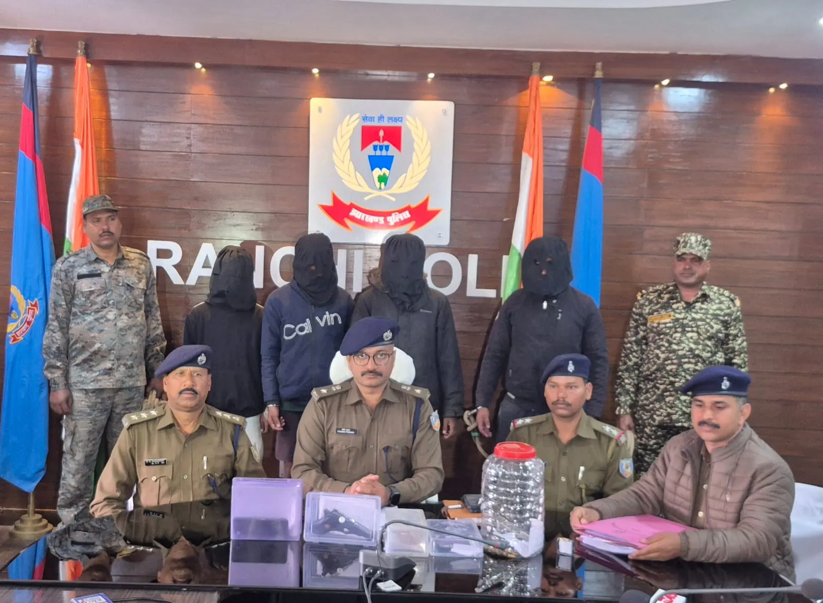 बुढ़मू हत्याकांड का 48 घंटे में खुलासा, चार अपराधी हथियारों के साथ गिरफ्तार
