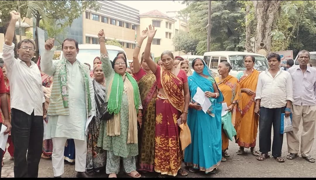 मानगो में डैम के पानी से प्रभावितों ने की मुआवजे की मांग